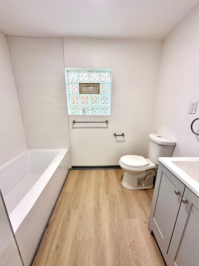 Foto del edificio - Newly Renovated 1 Bedroom, 1 Bath Unit in Highland Park - Available 12/1!