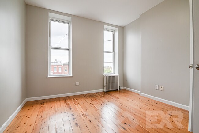 Building Photo - 103 3rd Pl
