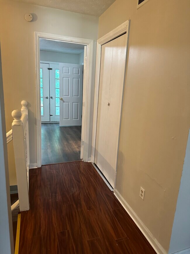 Building Photo - 4524 Golf Vista Cir