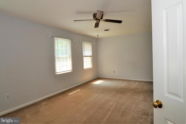 Building Photo - 1901 Marymont Rd