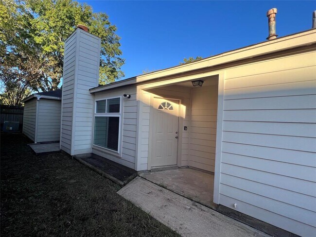 Foto del edificio - 5851 Cinnamon Creek Cir