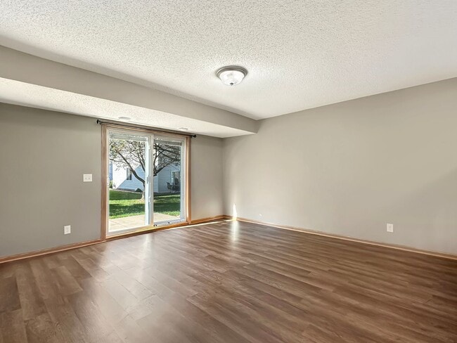 Foto del edificio - 1556 Chartreux Ave