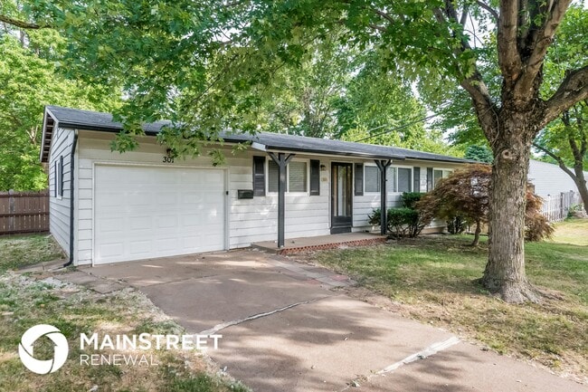 Building Photo - 301 Imperial Dr