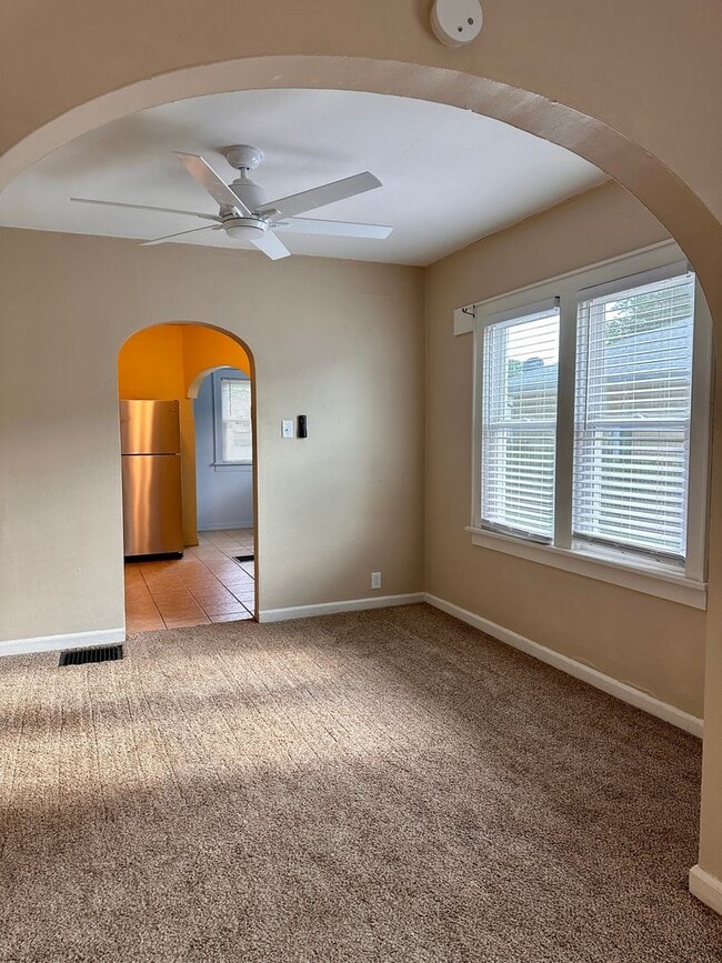 Building Photo - The Perfect 2 Bedroom, 1 Bath Southside Rental – Fenced Yard, Garage & More!