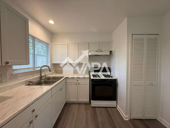 Building Photo - 6514 Mossledge Dr