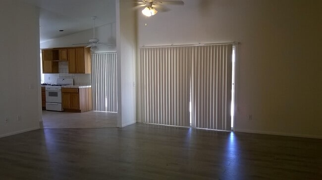 Building Photo - 15131 Avenida Monteflora