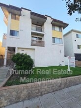 Building Photo - 553 E Orange Grove Ave