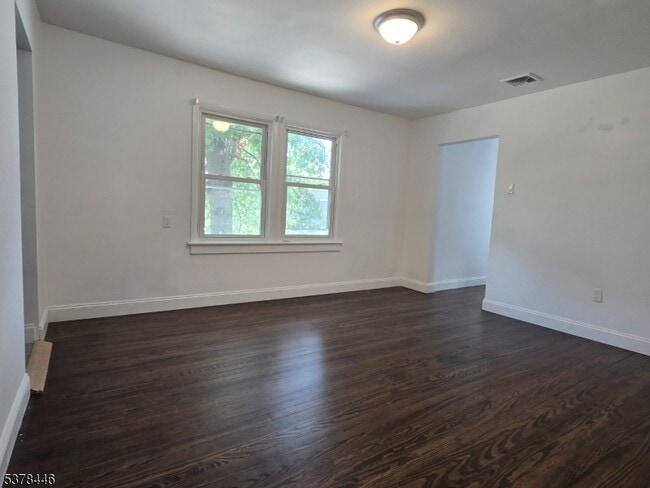 Building Photo - 128 2nd St