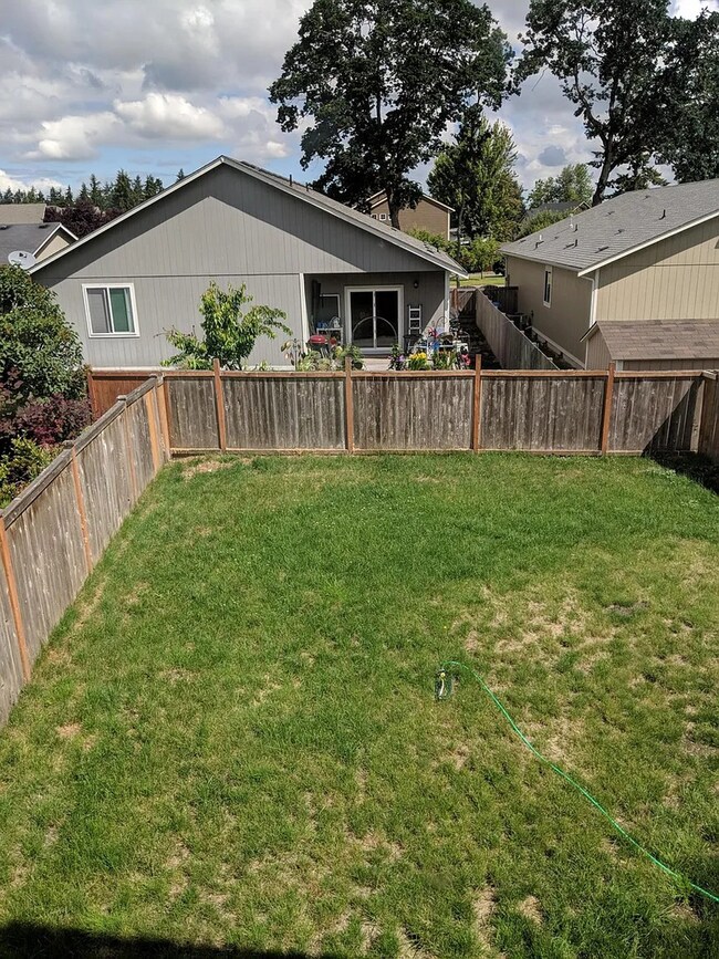 Building Photo - ***JUST REDUCED!!!*** Welcome to Spacious living in Spanaway WA