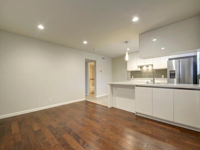 Building Photo - 3110 Red River St