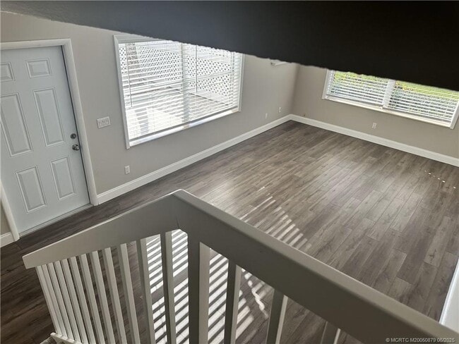 Building Photo - 2882 SW Lakemont Pl
