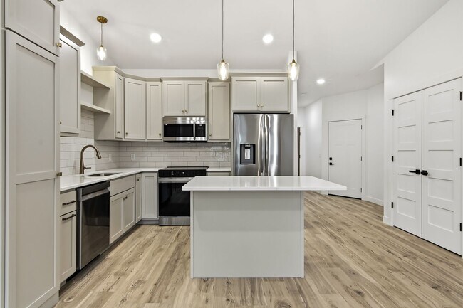 Building Photo - 1723 Whitetail Way