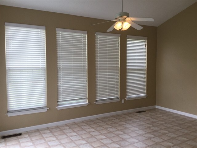 Building Photo - 250 Easton Manor Drive