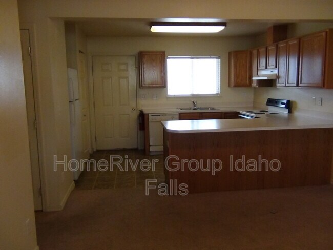 Building Photo - 2470 Virlow St