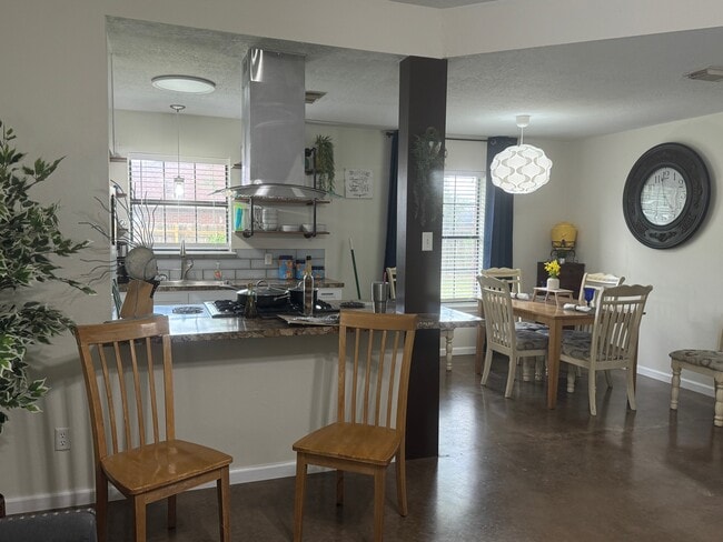 Building Photo - 1139 Christy Dr