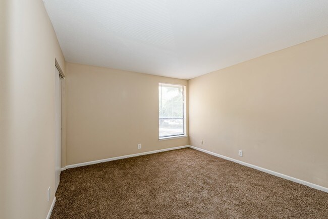 Building Photo - 3280 Drexel Ln