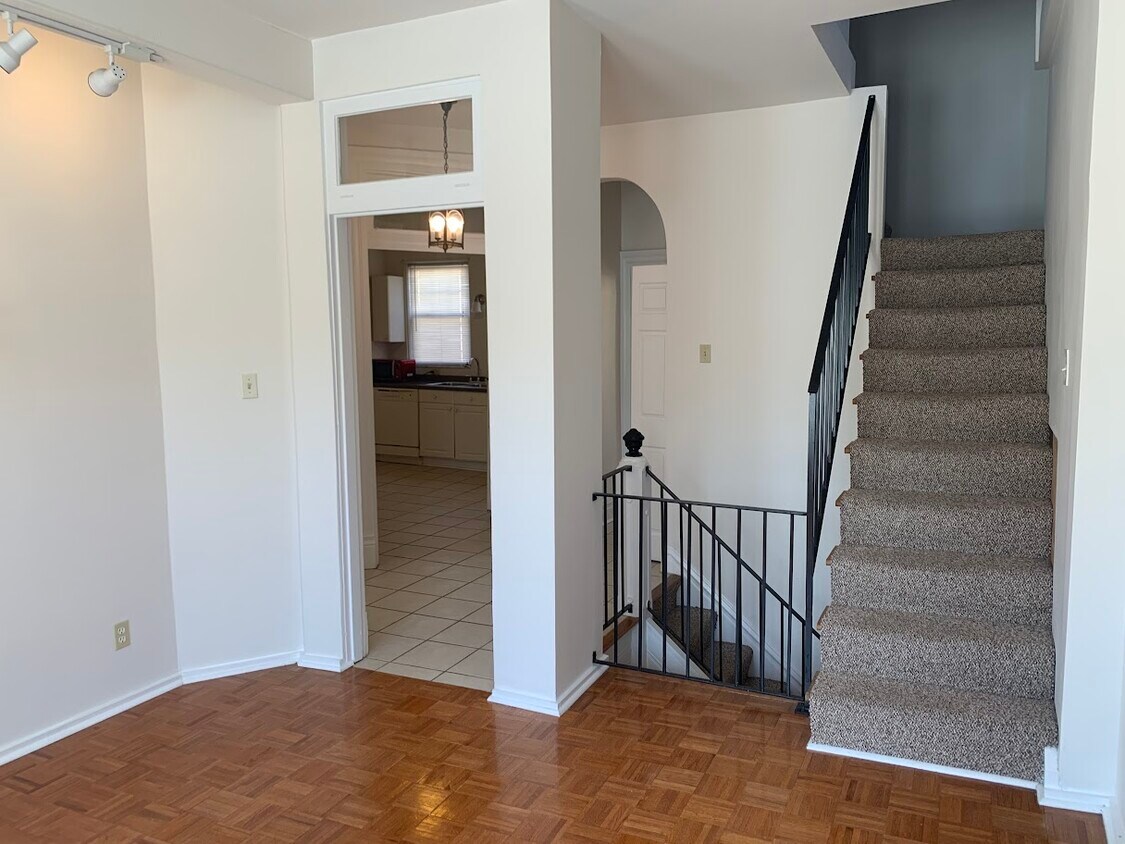 927 Maryland Ave Unit 2nd Floor, Pittsburgh, PA 15232 Apartments in