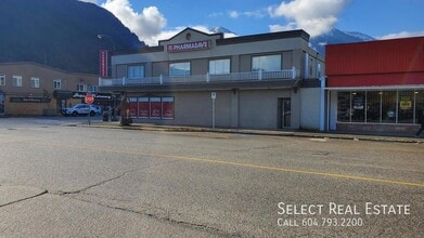 Building Photo - 790 Fraser Ave