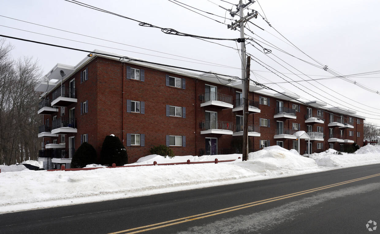 Building Photo - Maple Gardens