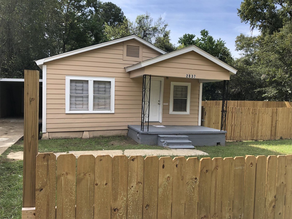 Foto del edificio - 2837 Queensroad Ave