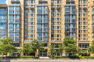 Building Photo - 475 K St NW