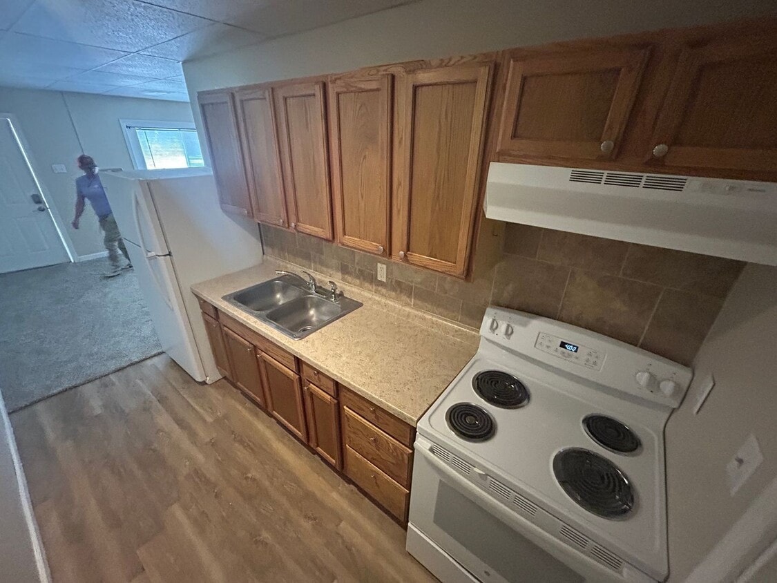 Primary Photo - All utilities included $775, 1-bedroom apa...