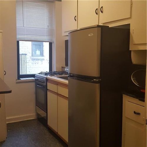 Foto del edificio - 303 W 37th St