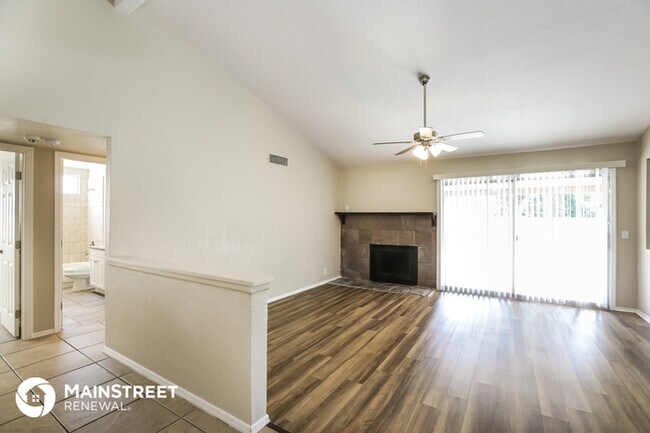 Foto del edificio - 5639 W Mescal St