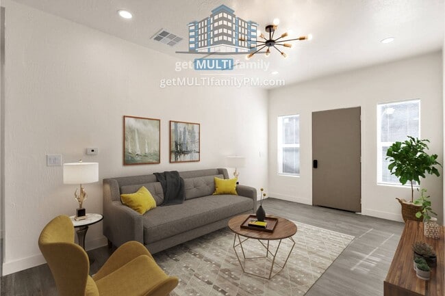 Photo - 1006 E Pasadena Ave Apartment