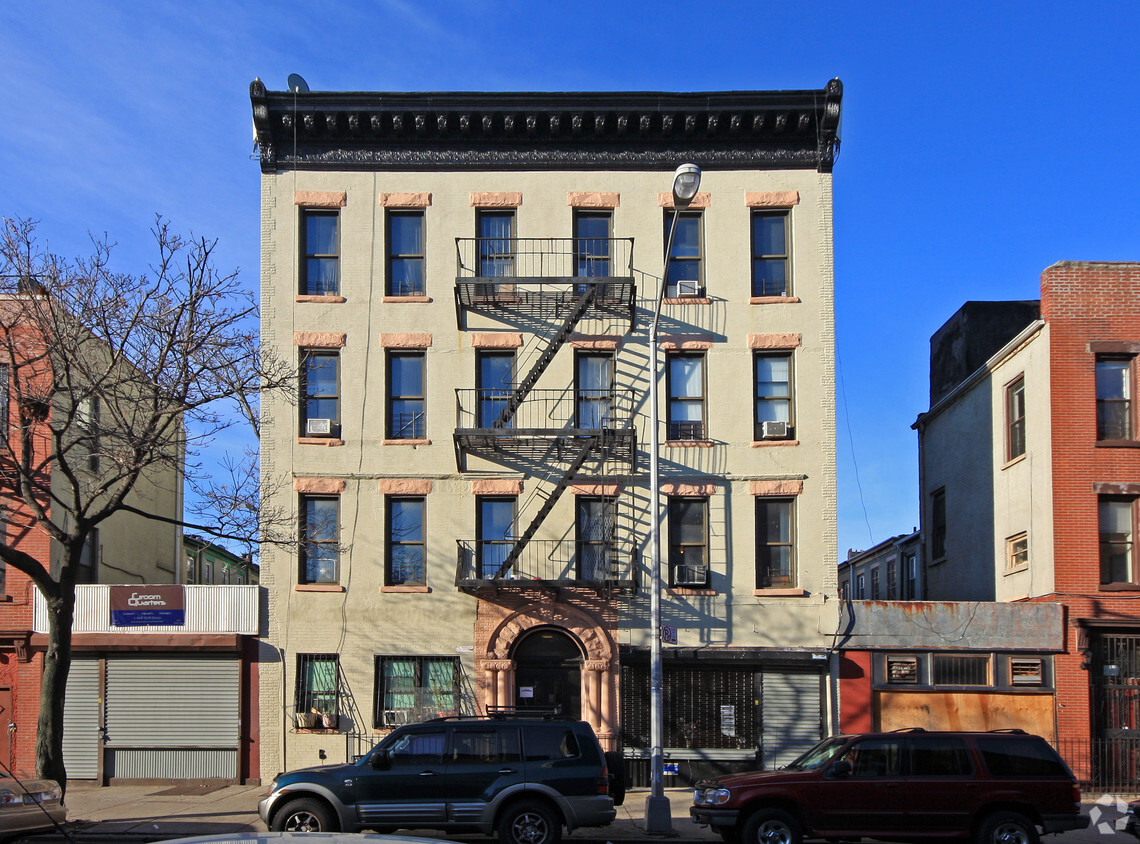 Building Photo - 194-196 Ralph Ave