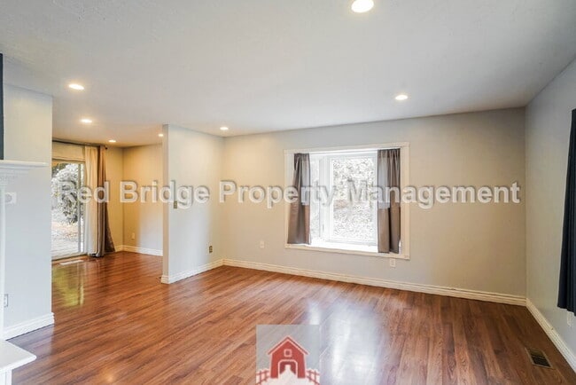 Foto del edificio - 5062 SW Freeman Ct