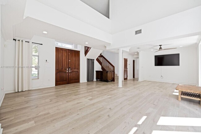 Foto del edificio - 5740 SW 59th Pl