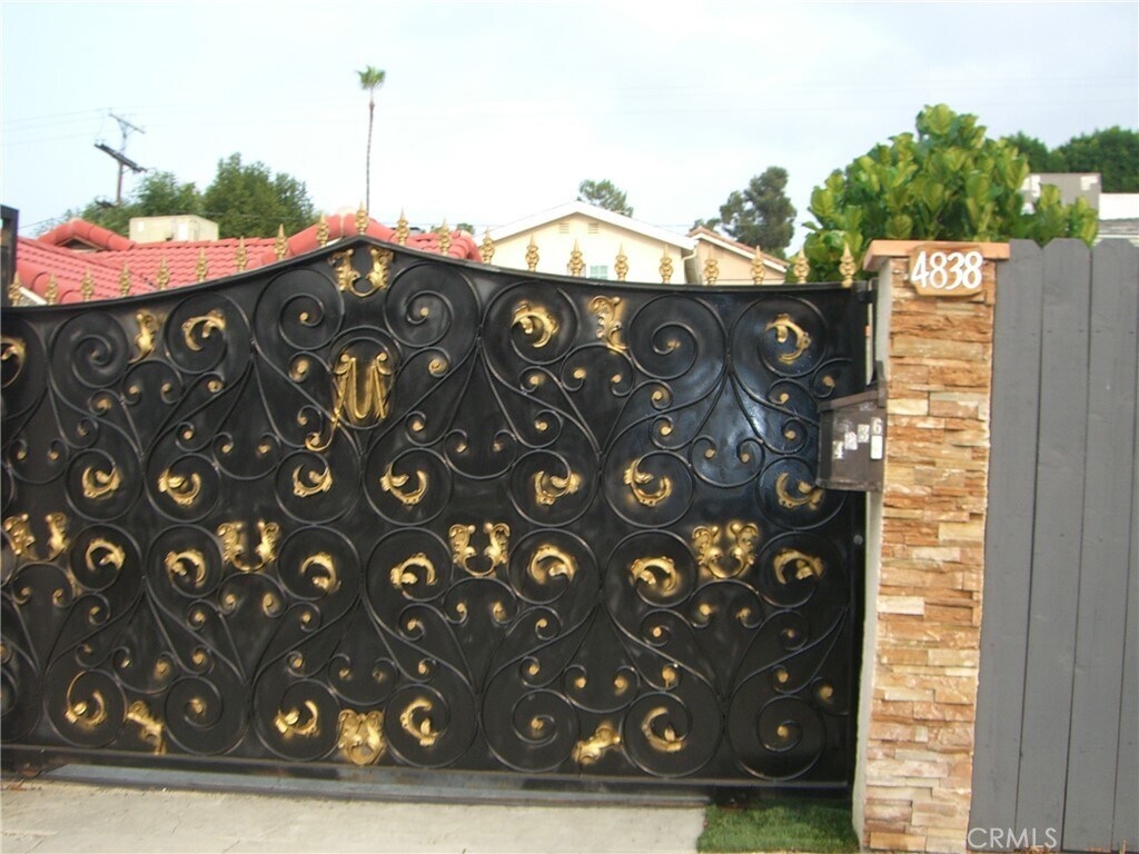Foto principal - 4836 Topanga Canyon Blvd