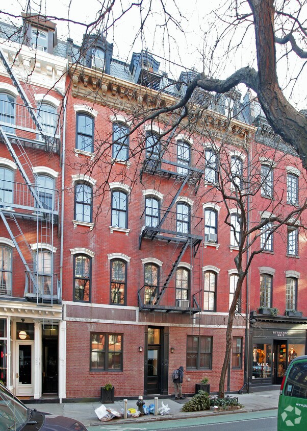 Building Photo - 371-373 Bleecker St
