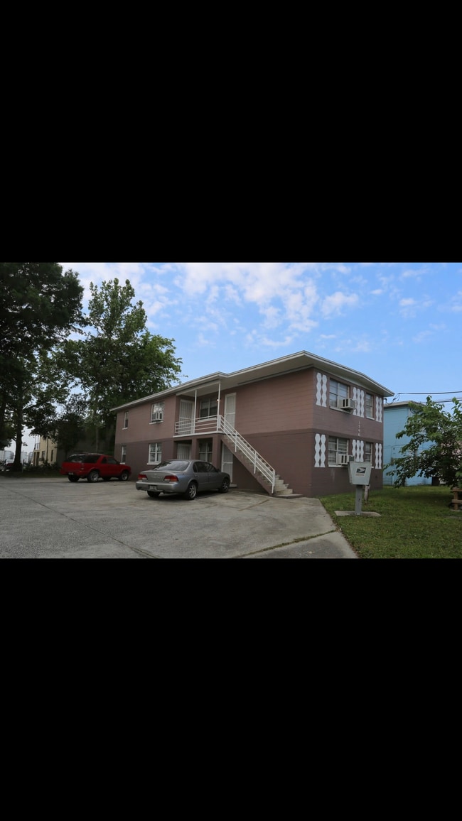 Building Photo - 1546 Morgan St