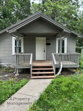 Building Photo - 2221 S Hall Rd