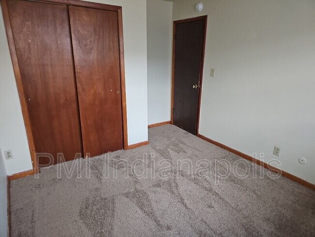 Foto del edificio - 7044 Meadow Dr