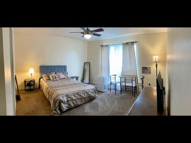 Foto del edificio - 853 Ladner Dr