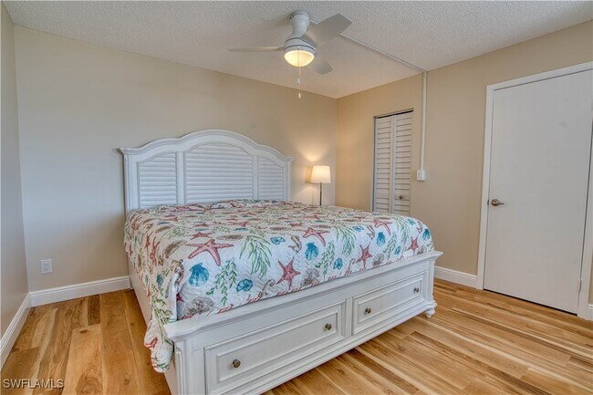 Foto del edificio - 5500 Bonita Beach Rd SW