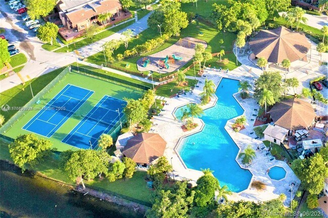 Foto del edificio - 6854 SW 114th Pl