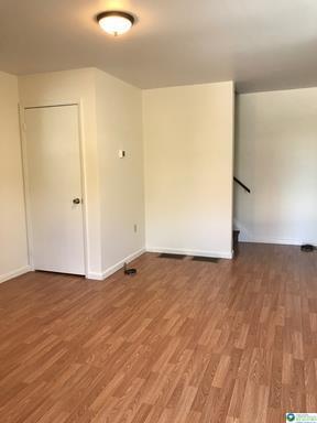 Foto del edificio - 1538 E 8th St
