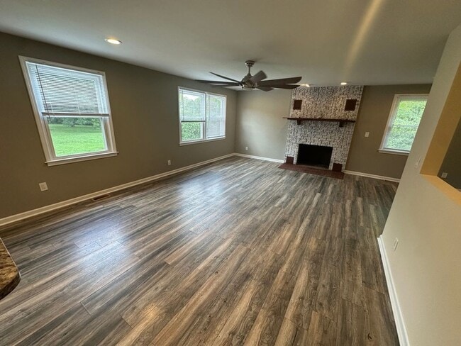 Foto del edificio - 6879 Lebanon Rd