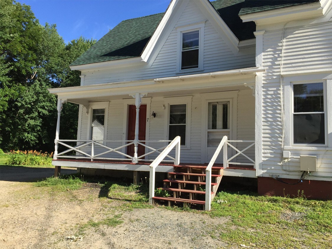 Primary Photo - 19 N River St