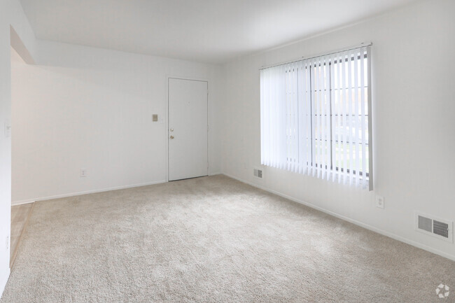 1 BR, 1 BA - Sterling - 750 SF - Kings Gate