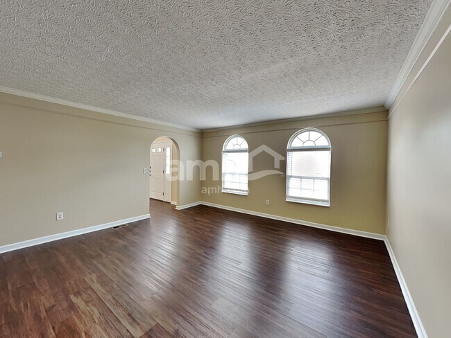 Foto del edificio - 90 Knights Bridge Dr N