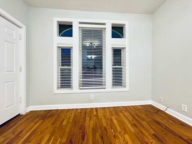 Foto del edificio - 2233 W Shakespeare Ave