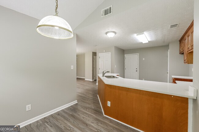 Building Photo - 165 Nowell Dr