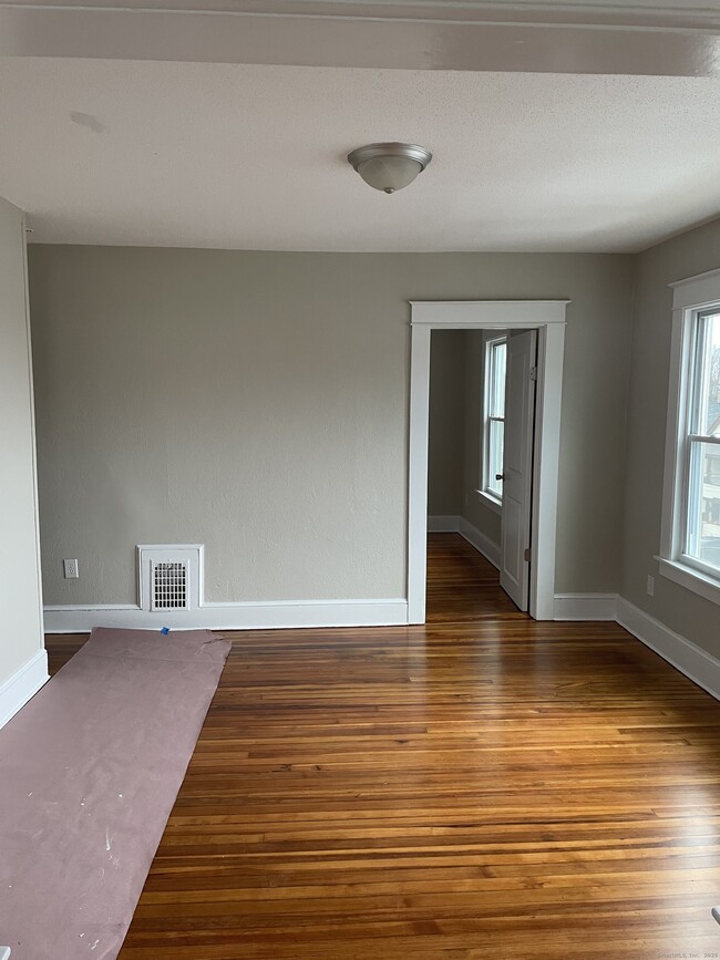 Building Photo - 132 Gridley St