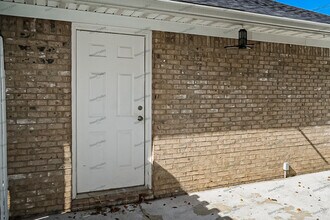 Building Photo - 459 Patchen Dr