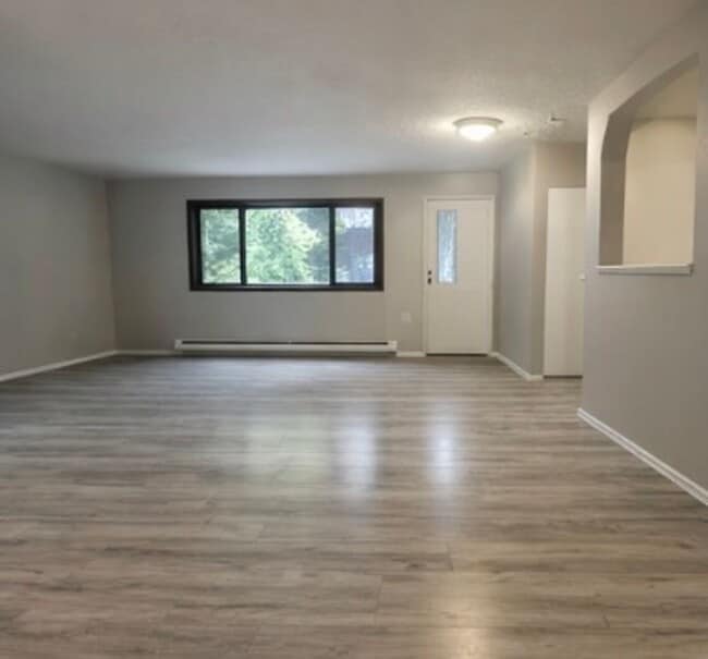 Building Photo - Updated 2BR/1BA Waconia Townhome Available Now!